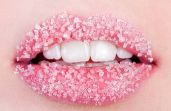 Mẹo làm hồng môi thâm chỉ trong 2 phút cực hay!